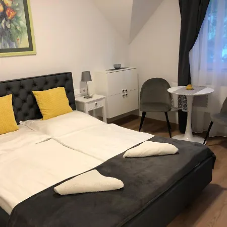 Toranezo Haz Couette-café Balatongyörök